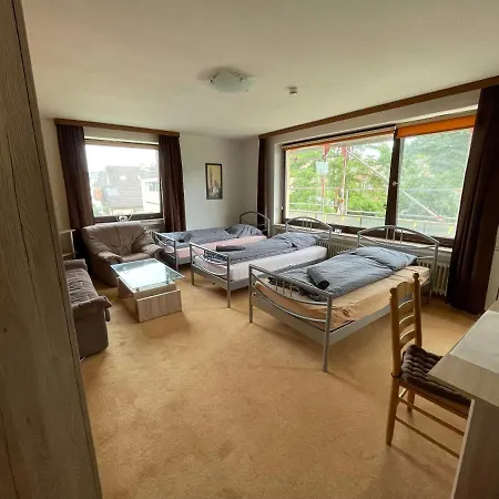 Apartment Schoene Einfache Mitten In