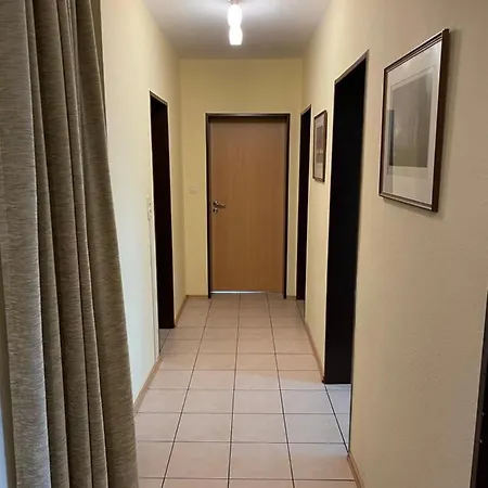 Schoene Einfache Mitten In